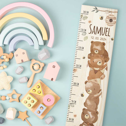 Messlatte mit Namen für Kinder im Bären Design