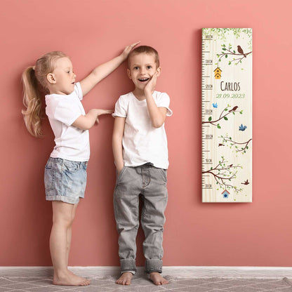Messlatte mit Namen für Kinder im Vögel Design