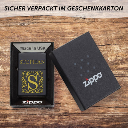 GRAVURZEILE x ZIPPO Personalisiertes Sturmfeuerzeug - Initalen - Windfest und Langlebig - Nachfüllbar