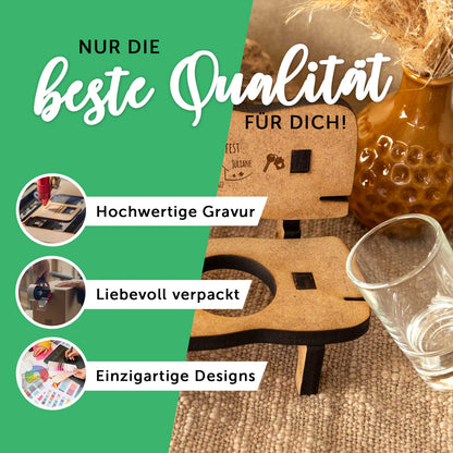 Gravierte Schnapsbank im Unendlichkeitssymbol mit Namen & Datum + 2 Schnapsgläser