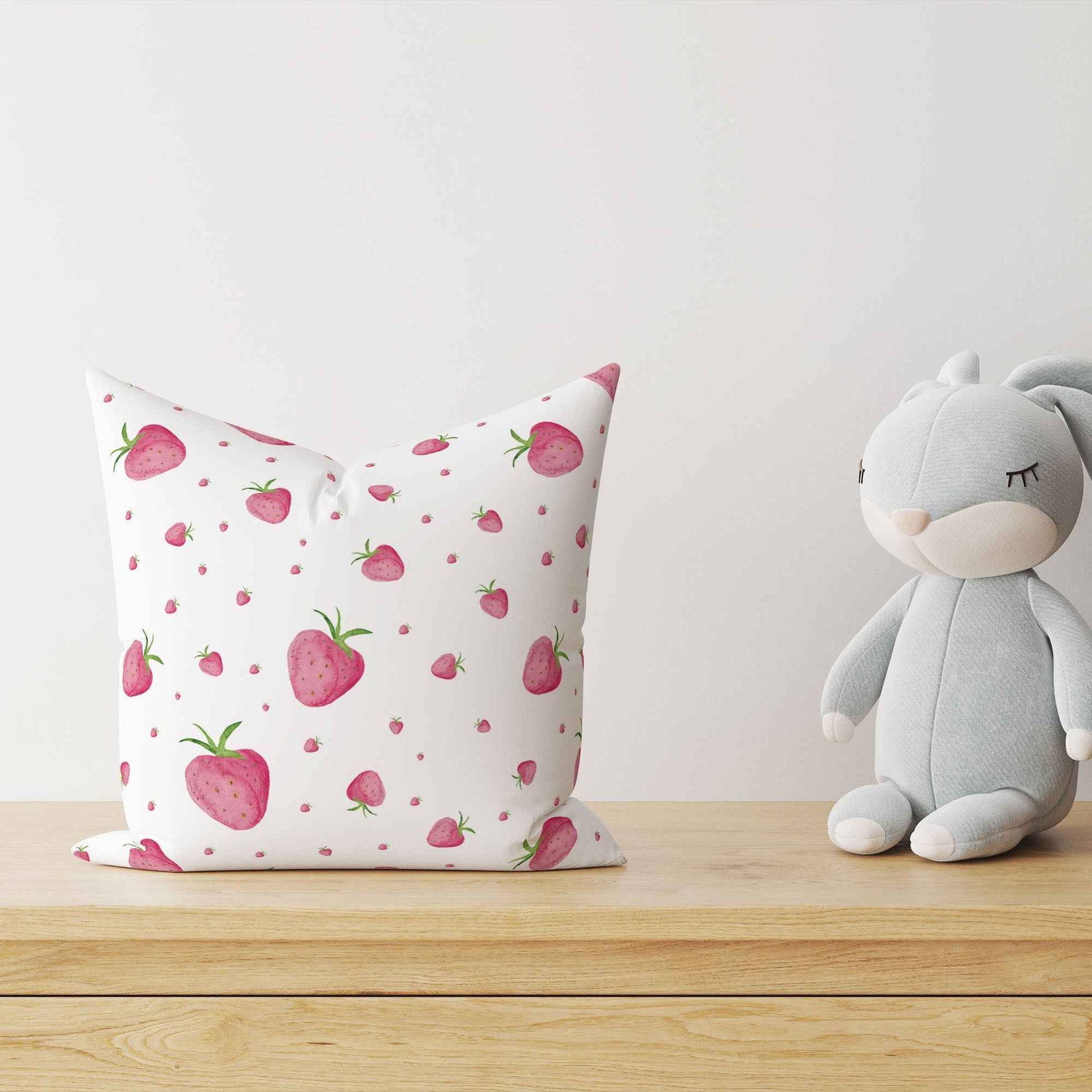 “Erdbeeren” Premium Kinder Dekokissen