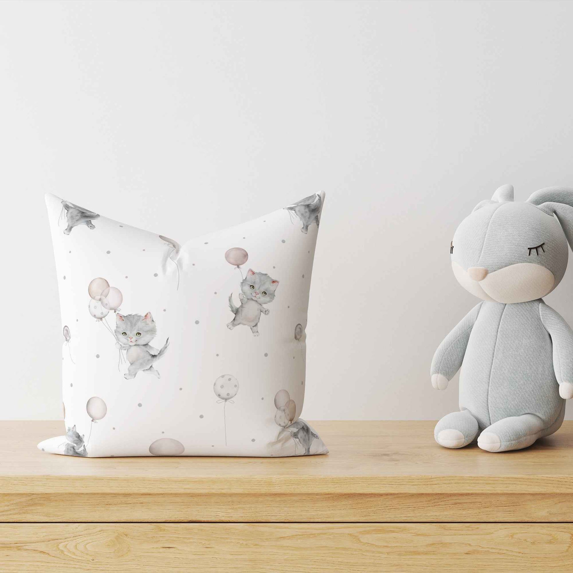 "Katze mit Luftballons" Premium Kinder Dekokissen