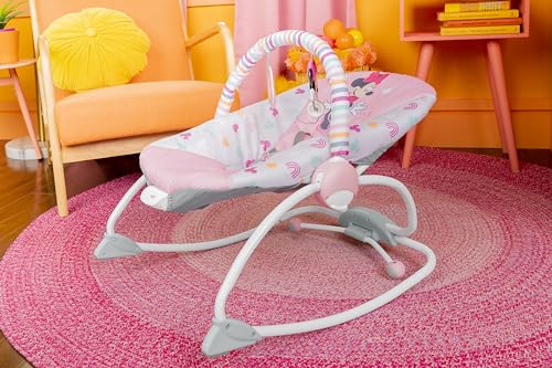 Bright Starts, Disney Baby Minnie Mouse Forever Besties, Wippe für Babies und Kleinkinder, mit beruhigenden Vibrationen, abnehmbarem Spielzeugbogen und 2 Spielzeugen, rose, 12209