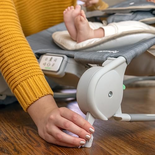 Ingenuity, Cuddle Lamb Babywippe Babyschaukel mit Schaukelfunktion und Vibrationen, Spielbogen mit 2 Plüsch Spielzeug, Musik, 4 Naturgeräuschen und Lautstärkeregler, ab Geburt bis 18 kg