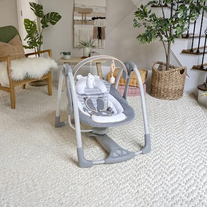 Ingenuity Hugs & Hoots zusammenklappbare & tragbare Babyschaukel, 5 Schaukelgeschwindigkeiten, 8 Melodien, 3 Naturgeräusche, Lautstärkeregulierung und Spielzeugbügel, ab der Geburt bis 9kg