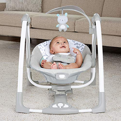Ingenuity Hugs & Hoots zusammenklappbare & tragbare Babyschaukel, 5 Schaukelgeschwindigkeiten, 8 Melodien, 3 Naturgeräusche, Lautstärkeregulierung und Spielzeugbügel, ab der Geburt bis 9kg