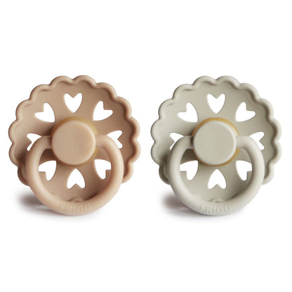 FRIGG Fairytale Schnuller 2 Packung | Latex Schnuller | BPA-Frei | Hergestellt in Dänemark | Symmetrischer Sauger in Kirschform (Twilight Mauve/Primrose, Größe 1 (0-6 Monate))