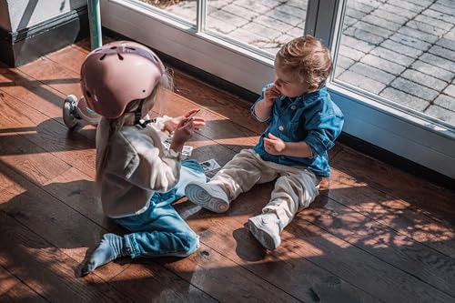 MoMi Mimi Kinderhelm verstellbar, Kopfumfang 47 – 58 cm (1-4 Jahre), stoß- und schlagfester Fahrradhelm für Kinder, 11 Lüftungsöffnungen, Schaumstoffpolsterung, Einstellbarer Kinnriemen