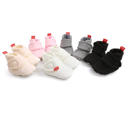 Edoton Infant Boys Girls Warm Slippers Winter White Cute Soft Cotton Unisex Non-Slip Baby Shoes for Christmas First Birthday Gift.