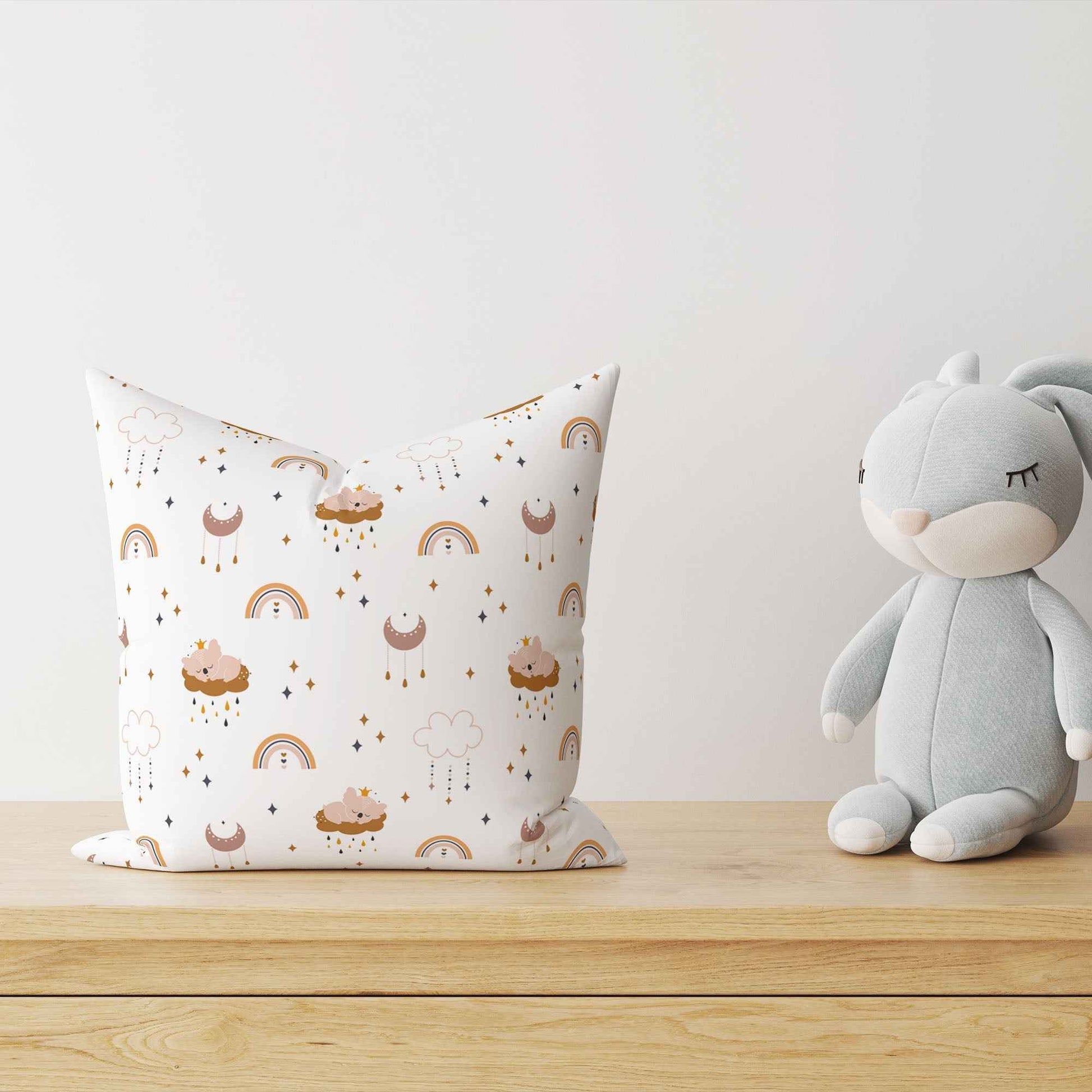 “Regenbogen Koala” Premium Kinder Dekokissen