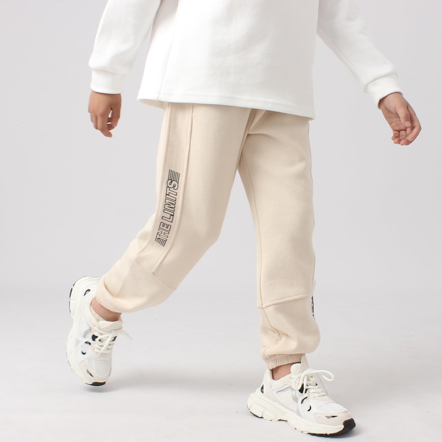 SERENYOU Jungen Jogginghose Hose Freizeit Joggers Kinder Sports Sweathose mit reflektierendem Grafikprint