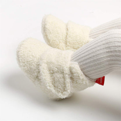 Edoton Infant Boys Girls Warm Slippers Winter White Cute Soft Cotton Unisex Non-Slip Baby Shoes for Christmas First Birthday Gift.
