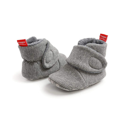 Edoton Infant Boys Girls Warm Slippers Winter White Cute Soft Cotton Unisex Non-Slip Baby Shoes for Christmas First Birthday Gift.