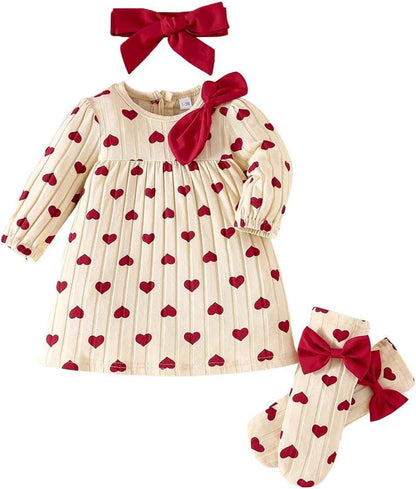 LUVCES Neugeborenes Mädchen Erdbeerkleid Valentinstag Outfit Langarm Rippstrick Kleid mit Herzchenprint mit Stirnband und Söckchen Bekleidungsset