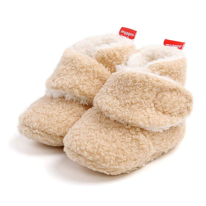 Edoton Infant Boys Girls Warm Slippers Winter White Cute Soft Cotton Unisex Non-Slip Baby Shoes for Christmas First Birthday Gift.