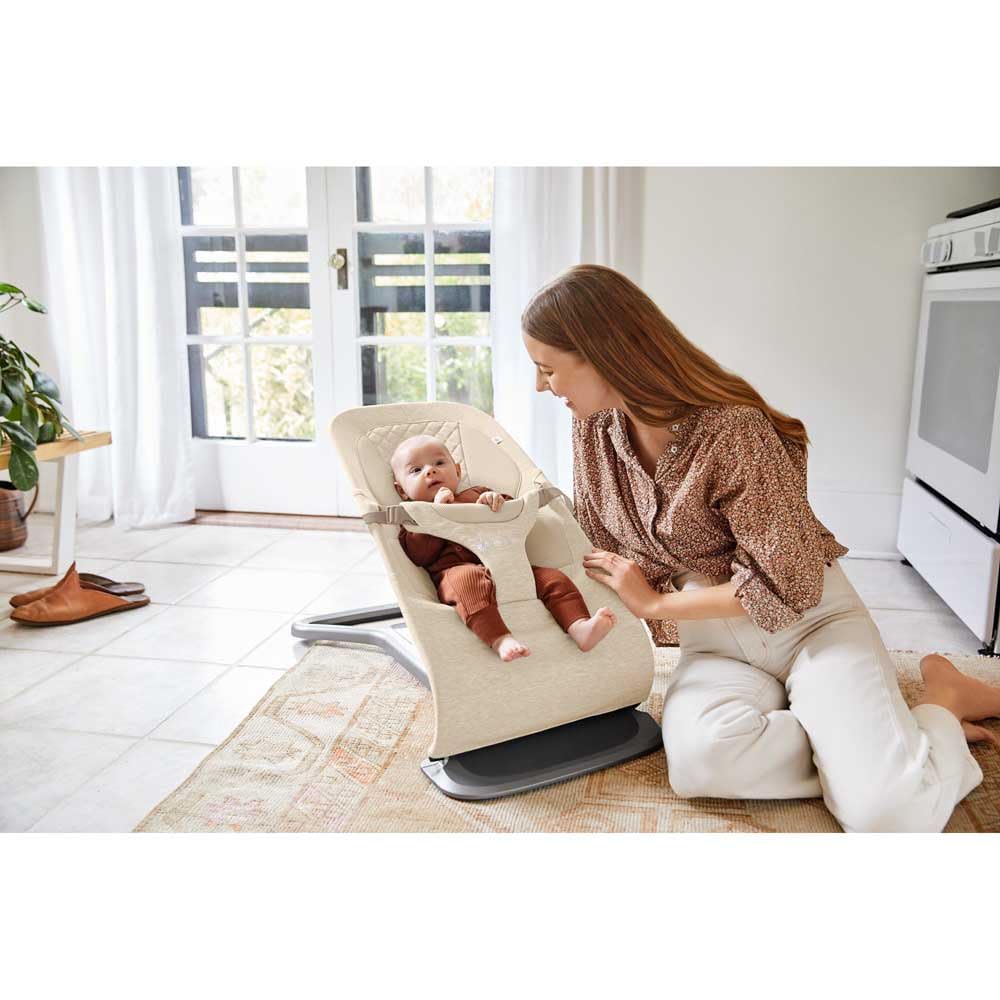 Ergobaby 3-in-1 Evolve Bouncer, Ergonomische Babywippe für Neugeborene ab Geburt bis zum Kleinkind, Babyschaukel mit Neugeboreneneinsatz (2,5 kg - 13,2 kg), Midnight Blue