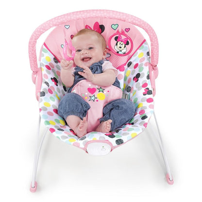 Bright Starts, Disney Baby, Minnie Mouse Spotty Dotty, Babywippe mit Vibrationen, maschinenwaschbarem Sitzpolster, rutschfesten Füßen und 2 Spielzeugen, ab 0 monate