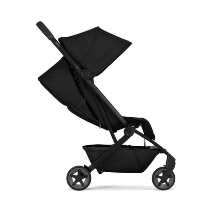 Joolz Aer2 Reise-Kinderwagen – Kompakter Reisebuggy für Babys und Kleinkinder, Einhand-Faltung, Liegefunktion & UPF 50+ Sonnendach, Flugzeug Handgepäck tauglich, ideal für Reisen (Space Black)