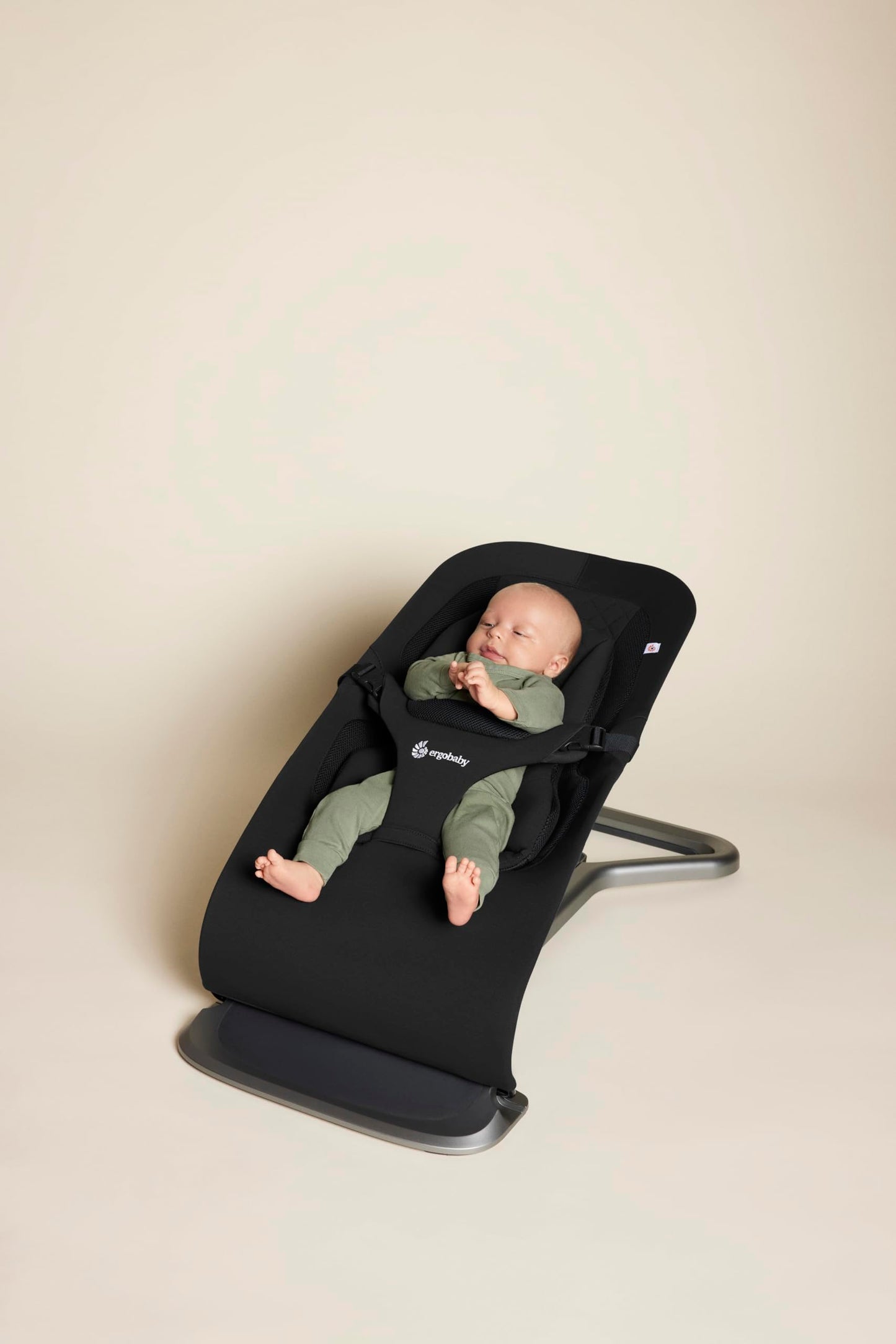 Ergobaby 3-in-1 Evolve Bouncer, Ergonomische Babywippe für Neugeborene ab Geburt bis zum Kleinkind, Babyschaukel mit Neugeboreneneinsatz (2,5 kg - 13,2 kg), Midnight Blue