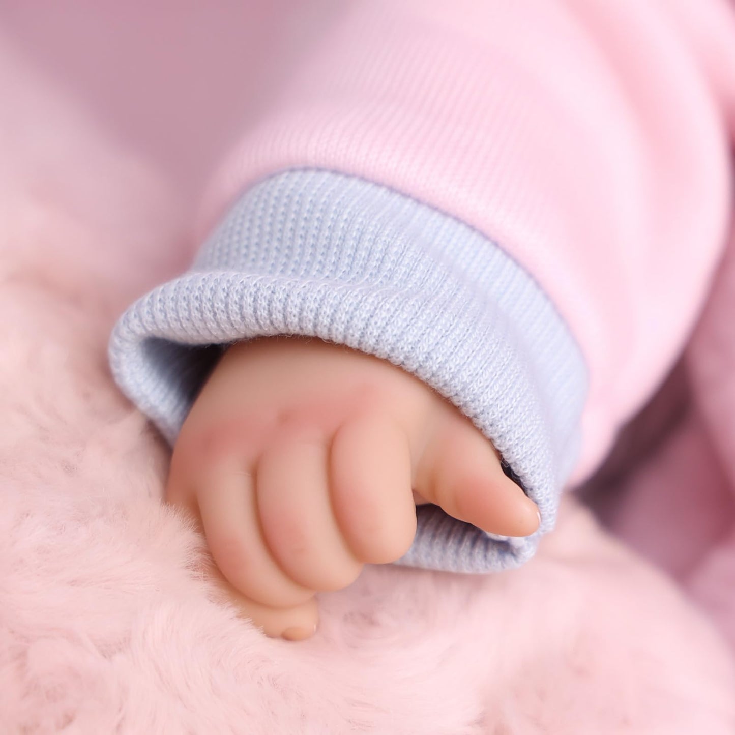 BABESIDE Baby Puppe - 43 cm / 17 Zoll Mädchen Babypuppen mit Stoffkörper - Babypuppe Mit Bezauberndem Outfit, Schnuller Und Babyflasche Als Geschenk FüR Kinder Ab 2 Jahren