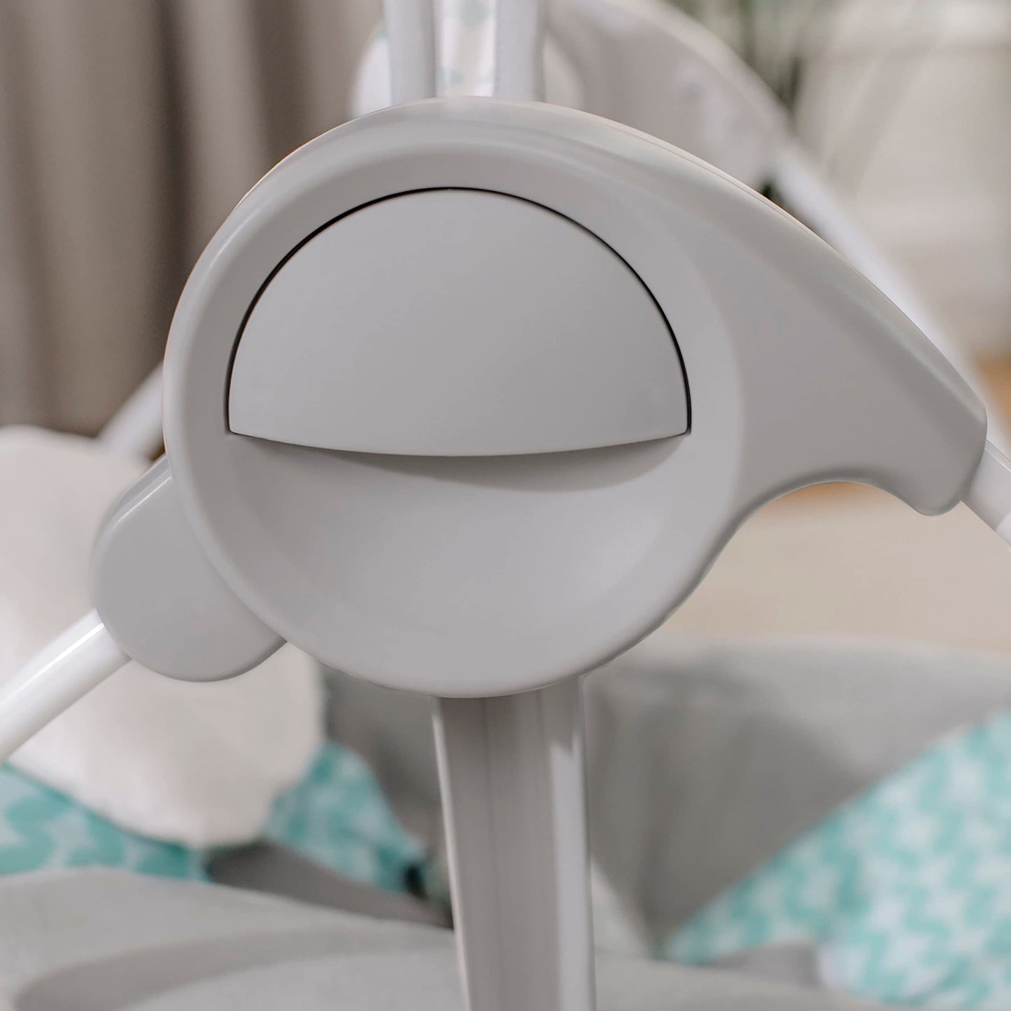 Ingenuity, tragbare Babyschaukel, Cuddle lamp - mit Melodien, Zeit- und Schaukeleinstellung