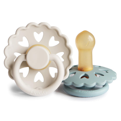 FRIGG Fairytale Schnuller 2 Packung | Latex Schnuller | BPA-Frei | Hergestellt in Dänemark | Symmetrischer Sauger in Kirschform (Twilight Mauve/Primrose, Größe 1 (0-6 Monate))