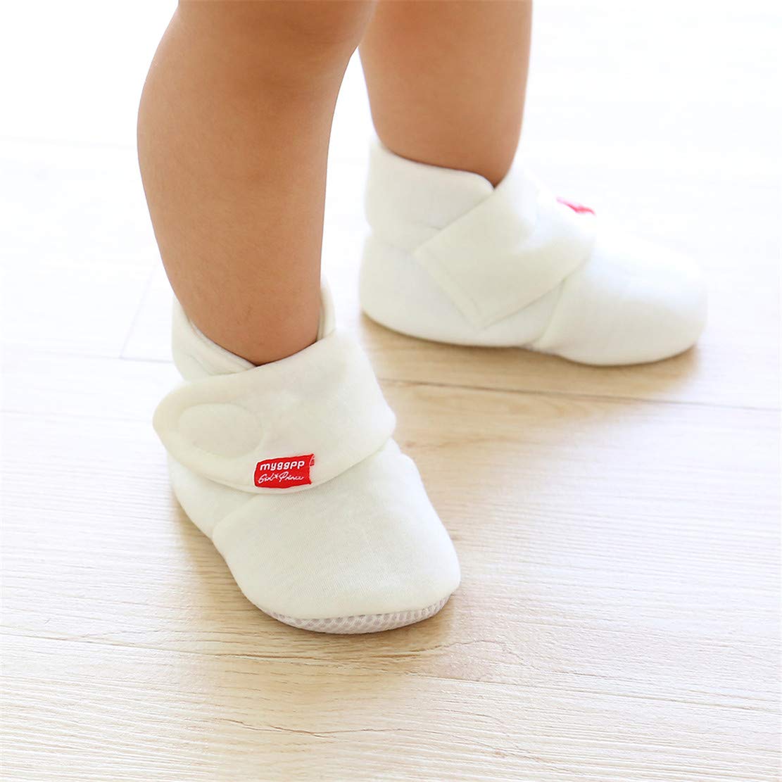 Edoton Infant Boys Girls Warm Slippers Winter White Cute Soft Cotton Unisex Non-Slip Baby Shoes for Christmas First Birthday Gift.