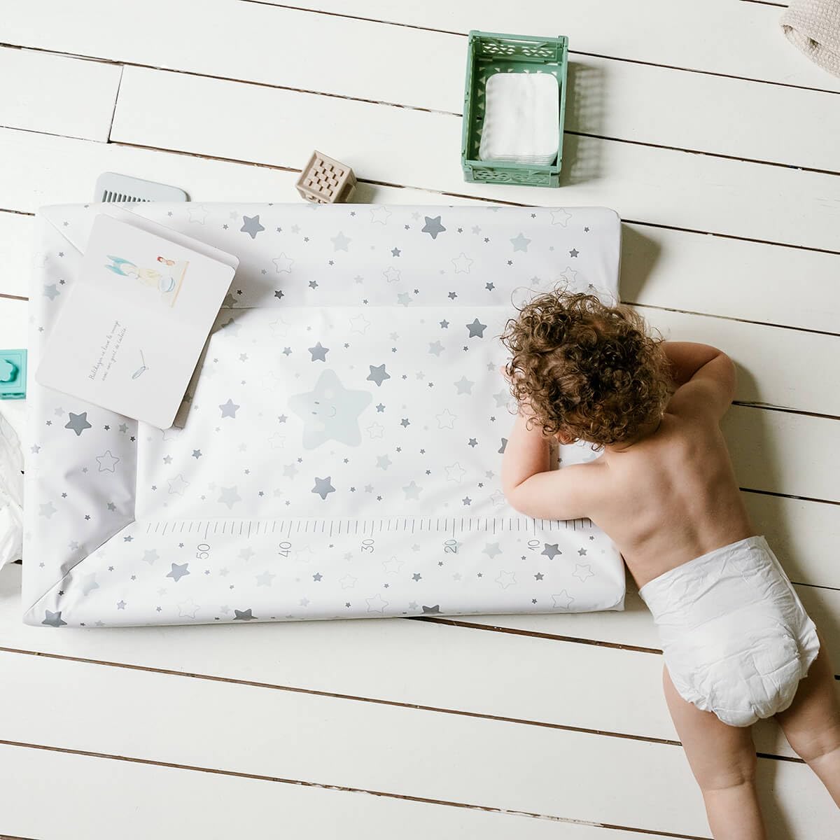 babyCalin Luxury Star Wickelauflage Dunkelgrau 50 x 70 cm - Mit aufgedruckter Maßtabelle