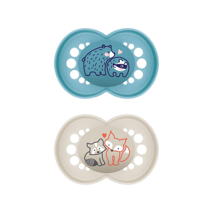 MAM Original Schnuller im 2er-Set, zahnfreundlicher Baby Schnuller aus nachhaltigen & bio-erneuerbaren Materialien, Sauger aus MAM SkinSoft Silikon, mit Schnullerbox, 0-6 Monate, Hase/Reh - Meloni2