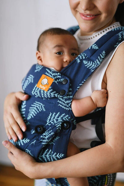Tula Explore Babytrage für Neugeborene ab Geburt, 3-in-1 Baby-Tragetasche Bauchtrage Rückentrage Ergonomisch (3,2-20,4 kg), Play