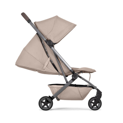 Joolz Aer2 Reise-Kinderwagen – Kompakter Reisebuggy für Babys und Kleinkinder, Einhand-Faltung, Liegefunktion & UPF 50+ Sonnendach, Flugzeug Handgepäck tauglich, ideal für Reisen (Space Black)