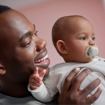 Philips Avent ultra air Schnuller - 4er Pack, BPA-freier, atmungsaktiver Schnuller für Babys von 0-6 Monaten, inklusive Transport- und Sterilisationsbox, Sonne/Regenbogen (Modell SCF085/65) - Meloni2