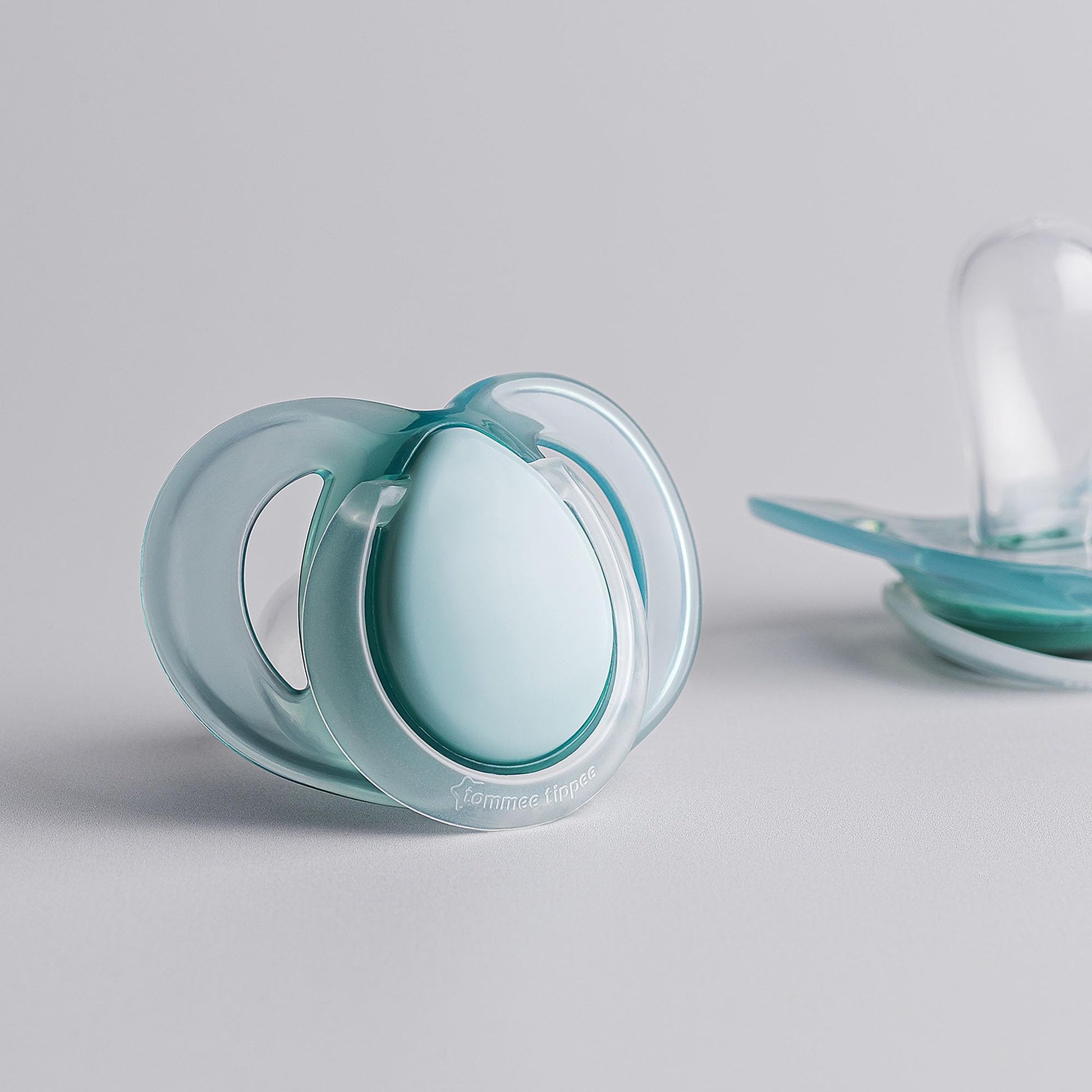 Tommee Tippee Schnuller für die Nacht, symmetrisches kieferorthopädisches Design, BPA-freies Silikonbeutel, 6—18 m, Packung mit 6 Schnullern - Meloni2