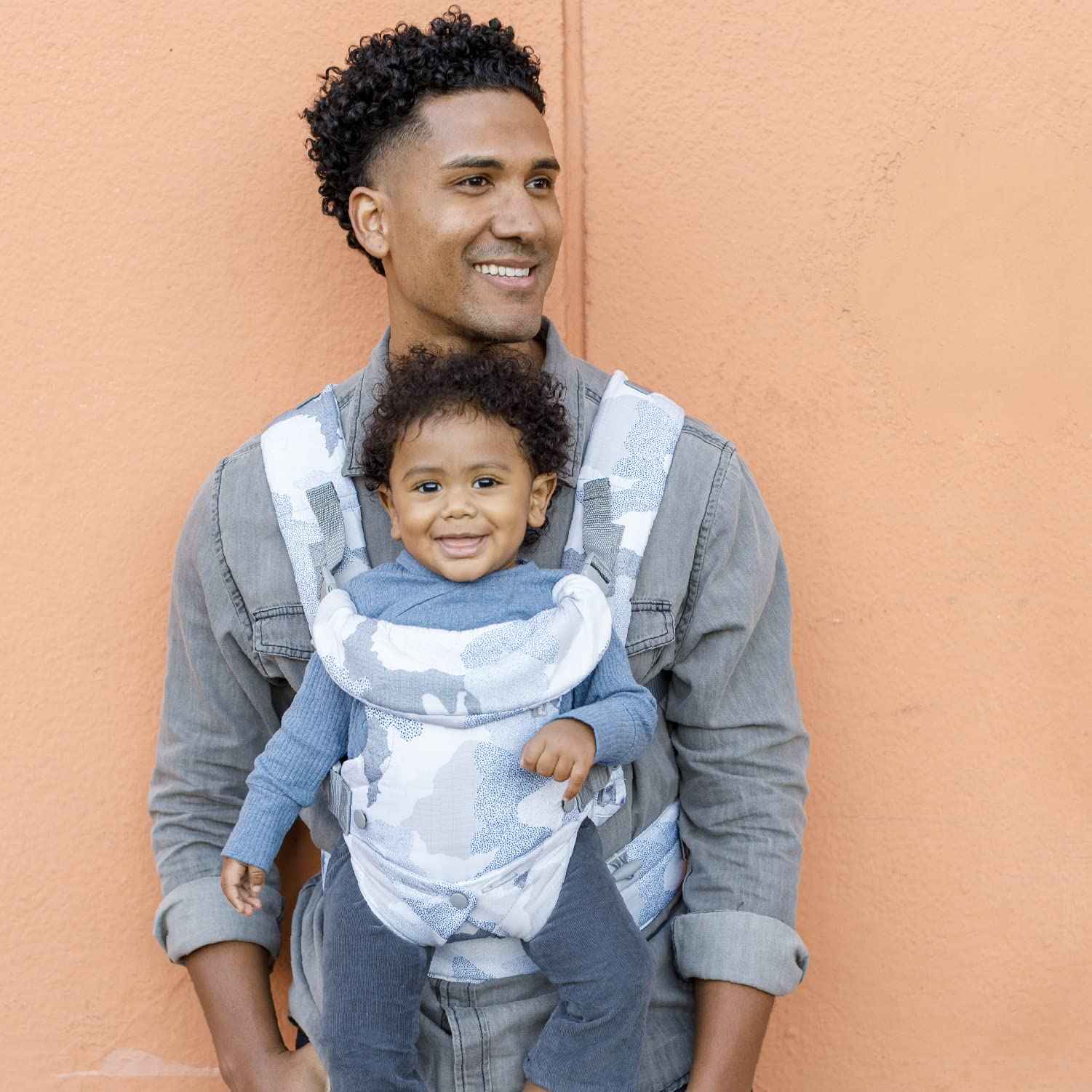 Infantino Flip Advanced 4-in-1 Babytrage, Ergonomisch, Umwandelbar, mit Blickrichtung Nach Innen und Außen, Vorne und Hinten Tragbar für Neugeborene bis Kleinkinder von 3,6-14,5 kg, Grau