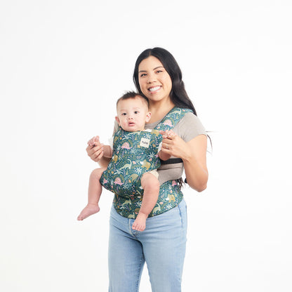 Tula Explore Babytrage für Neugeborene ab Geburt, 3-in-1 Baby-Tragetasche Bauchtrage Rückentrage Ergonomisch (3,2-20,4 kg), Play