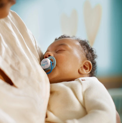 Philips Avent Schnuller Ultra air, 0 bis 6 Monate, kiefergerecht und BPA-frei, 2 Stück, mit Sterilisier- und Transportbox, SCF080/17