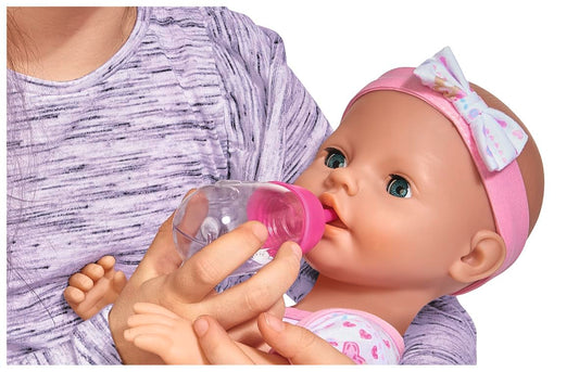 Simba 105039005 - New Born Baby Puppe, für Kinder ab 3 Jahren, Spielpuppe mit Funktionen, kann Trinken und PIPI Machen, 8 Teile, mit Babypuppe & Zubehör