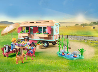 PLAYMOBIL Country 71441 Gemütliches Bauwagencafé, spielerisches Lernen mit liebevoll gestaltetem Bauwagen, detailreicher Austattung und einem Gänseteich, nachhaltiges Spielzeug für Kinder ab 4 Jahren
