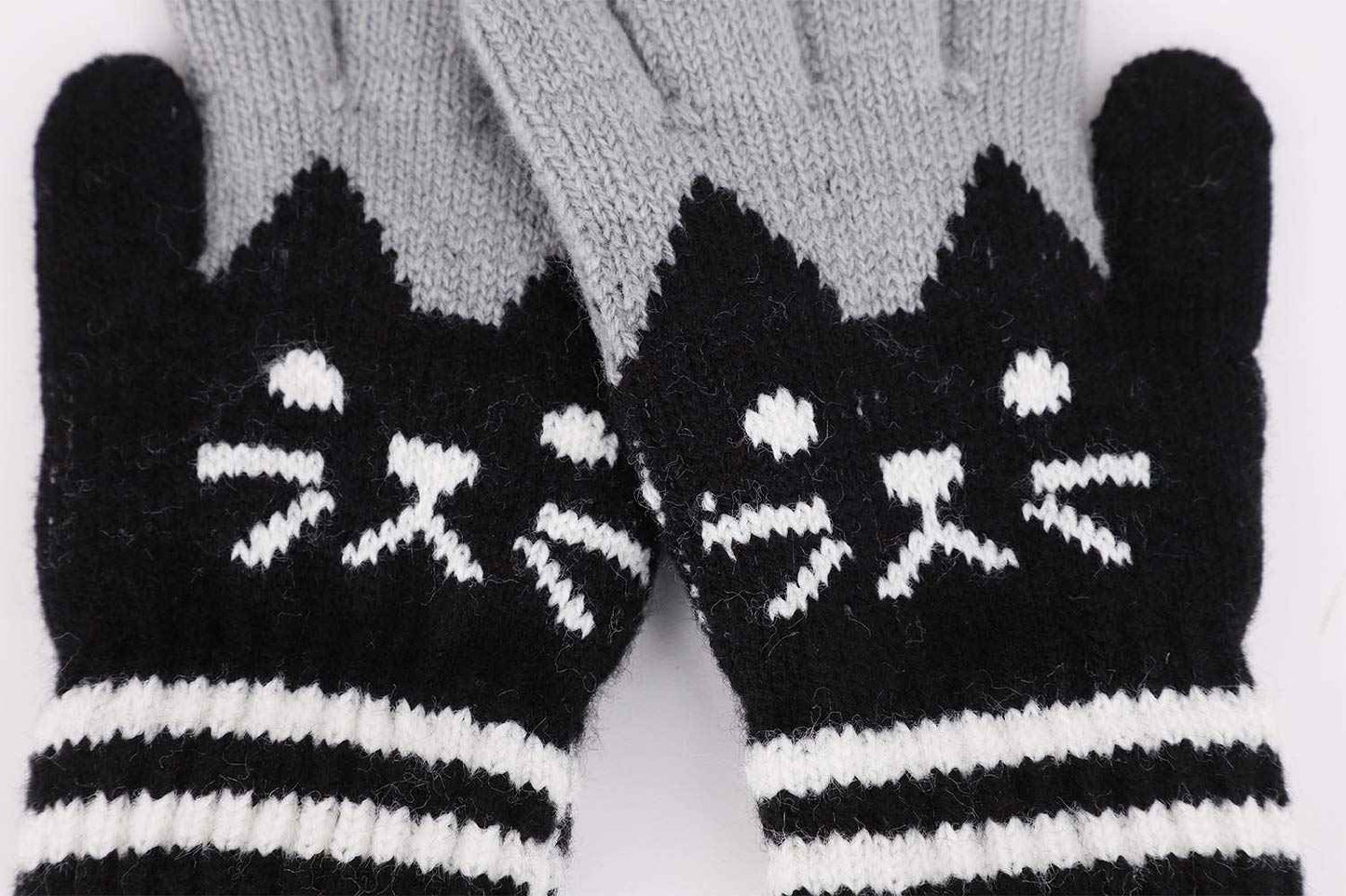 Children's Warm Winter Gloves / Mittens with Plush Lining, Cute Ski Gloves, 3 - 8 Years Old, for Skiing / Snowboarding / Playing / Running