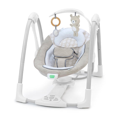 Ingenuity Hugs & Hoots zusammenklappbare & tragbare Babyschaukel, 5 Schaukelgeschwindigkeiten, 8 Melodien, 3 Naturgeräusche, Lautstärkeregulierung und Spielzeugbügel, ab der Geburt bis 9kg