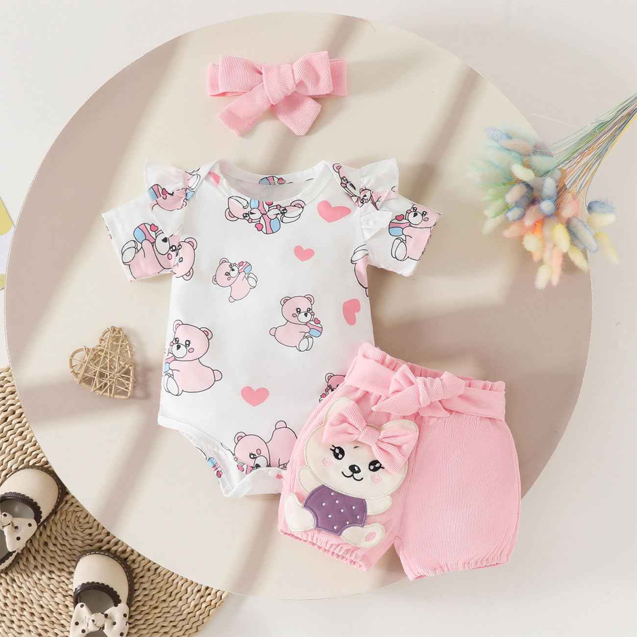 Baby Mädchen Kleidung Sets, Kurze Ärmel Snap Knopf Schritt Rundhalsausschnitt Karikatur Bär Love Herz Dehnen Shorts Schleifenknoten Stirnband Sommerkleidungs-Sets Klamotten, Rosa 0-18 Monate