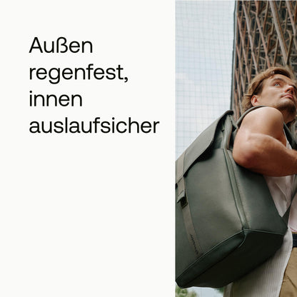 Bugaboo Wickelrucksack, Wasserabweisende Tasche aus nachhaltigem Material, Einfach zu reinigen, mit Wickelunterlage und isolierter Halterung für Flaschen, Midnight Black