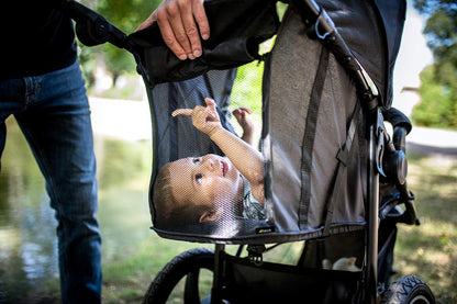 Hauck Runner, Schwarz/Neongelb - Robuster All-Terrain-Pugchair mit Regenschutz, XL Pneumatische Lufträder, verstellbare Rückenlehne von Geburt bis zu 22 kg, höhenverstellbarer Griff, XL Mesh-Fenster