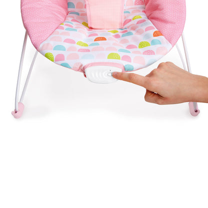 Bright Starts, Babywippe Babyschaukel Safari Fun mit Beruhigenden Vibrationen, Spielbogen mit 2 Spielzeugen, 3-Punkte-Gurt Sitz, Maschinenwaschbares Sitzpolster, ab der Geburt bis 9kg