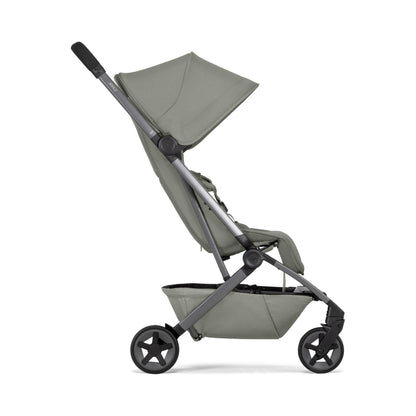 Joolz Aer2 Reise-Kinderwagen – Kompakter Reisebuggy für Babys und Kleinkinder, Einhand-Faltung, Liegefunktion & UPF 50+ Sonnendach, Flugzeug Handgepäck tauglich, ideal für Reisen (Space Black)