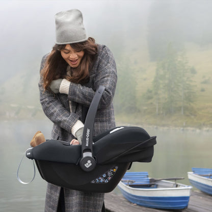 Maxi-Cosi CabrioFix i-Size, Babyschale, 0–12 Monate, max. 12 kg, leichter i-Size Kindersitz (3,2 kg), Sonnenverdeck, gepolsterter Sitz, für viele Maxi-Cosi Kinderwagen, Essential Green - Meloni2