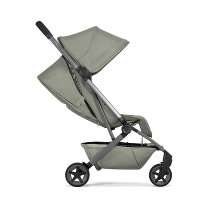 Joolz Aer2 Reise-Kinderwagen – Kompakter Reisebuggy für Babys und Kleinkinder, Einhand-Faltung, Liegefunktion & UPF 50+ Sonnendach, Flugzeug Handgepäck tauglich, ideal für Reisen (Space Black)