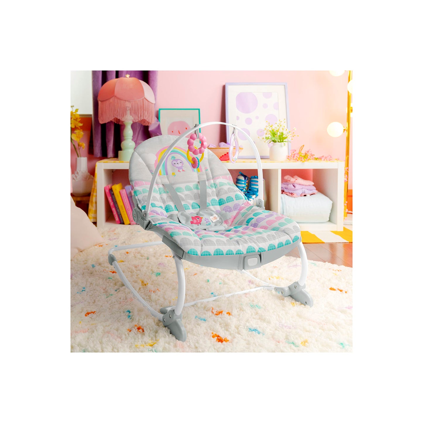 Bright Starts, Disney Baby Minnie Mouse Forever Besties, Wippe für Babies und Kleinkinder, mit beruhigenden Vibrationen, abnehmbarem Spielzeugbogen und 2 Spielzeugen, rose, 12209