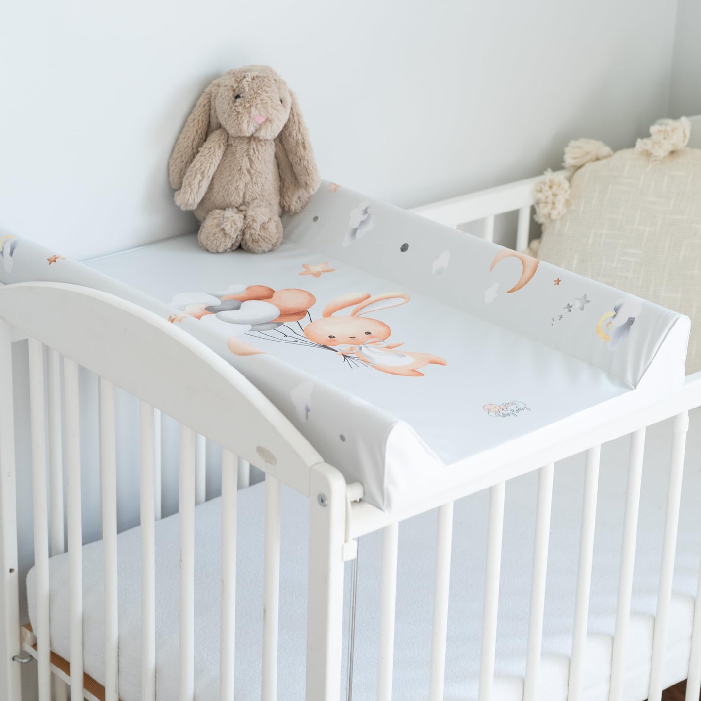 Wickelunterlage Wickelauflage Keil 70x47 cm - Wickeltischauflage für Babys abwaschbare und wasserdichte Wickelmulde ideal für Babybett und Wickeltisch Kaninchen Motiv