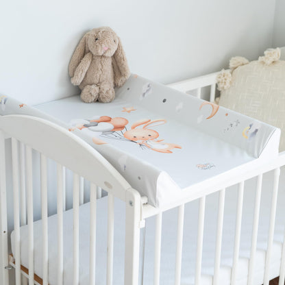 Wickelunterlage Wickelauflage Keil 70x47 cm - Wickeltischauflage für Babys abwaschbare und wasserdichte Wickelmulde ideal für Babybett und Wickeltisch Kaninchen Motiv